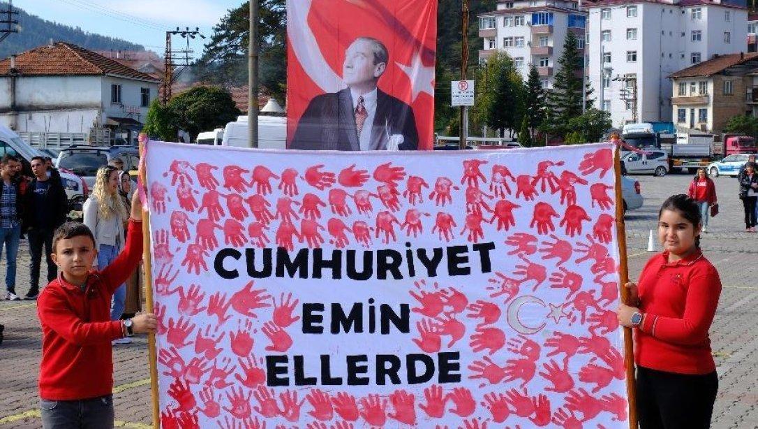 29 EKİM CUMHURİYET BAYRAMI İLÇEMİZDE COŞKUYLA KUTLANDI